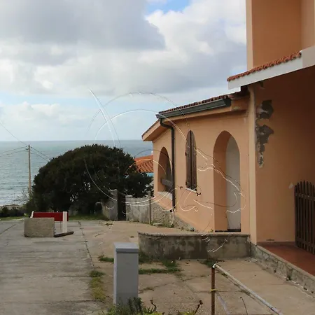 Ampio Marina Di * Arbus