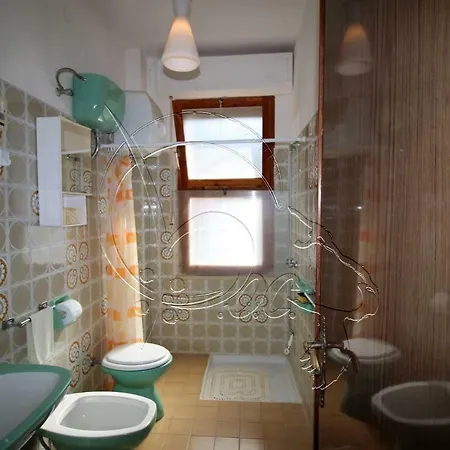 Ampio Marina Di Ferienhaus